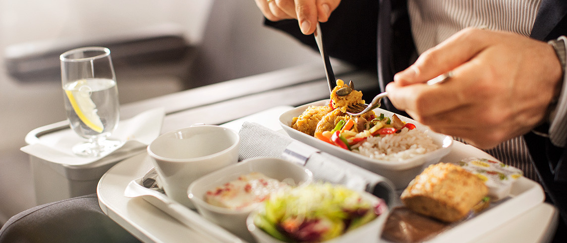USA To INDIA Flights Offering Complimentary In-Flight Snacks & Beverages!